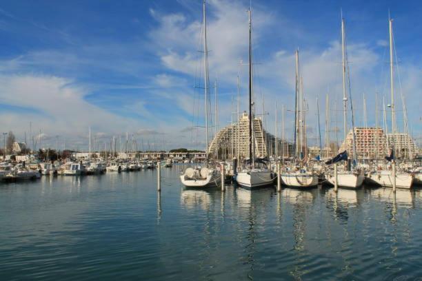 Le Grand Bleu, Motte, * La Grande-Motte